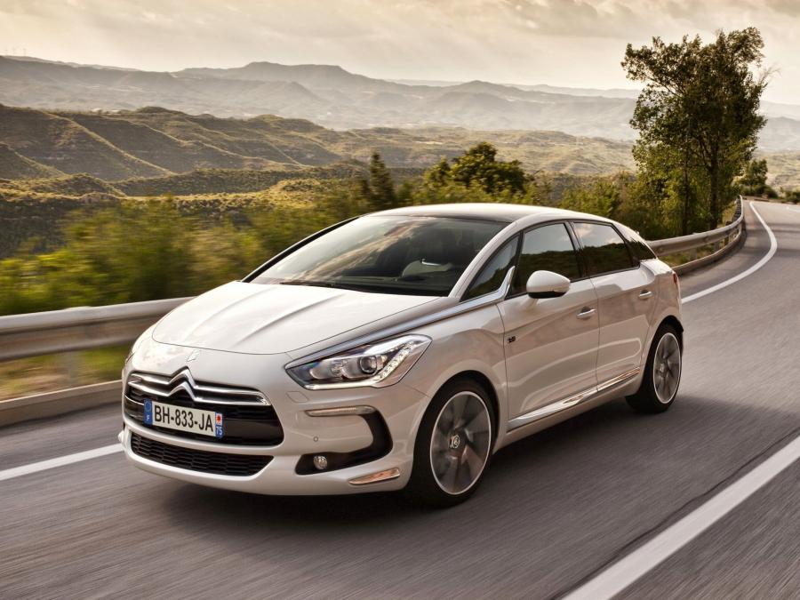  Citroen DS5 HYbrid4 2011 года  (фото 7 из 23)